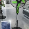 255 Ventilador Premiere de pedestal 16" eléctrico portátil de panel solar recargable con tres velocidades luz y de cinco aspas